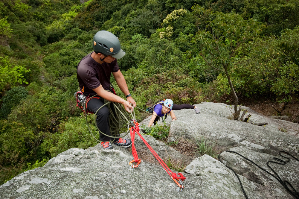 多繩距攀岩 (Multi-pitch Climbing)